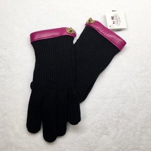 COACH Knit Turn-lock Gloves